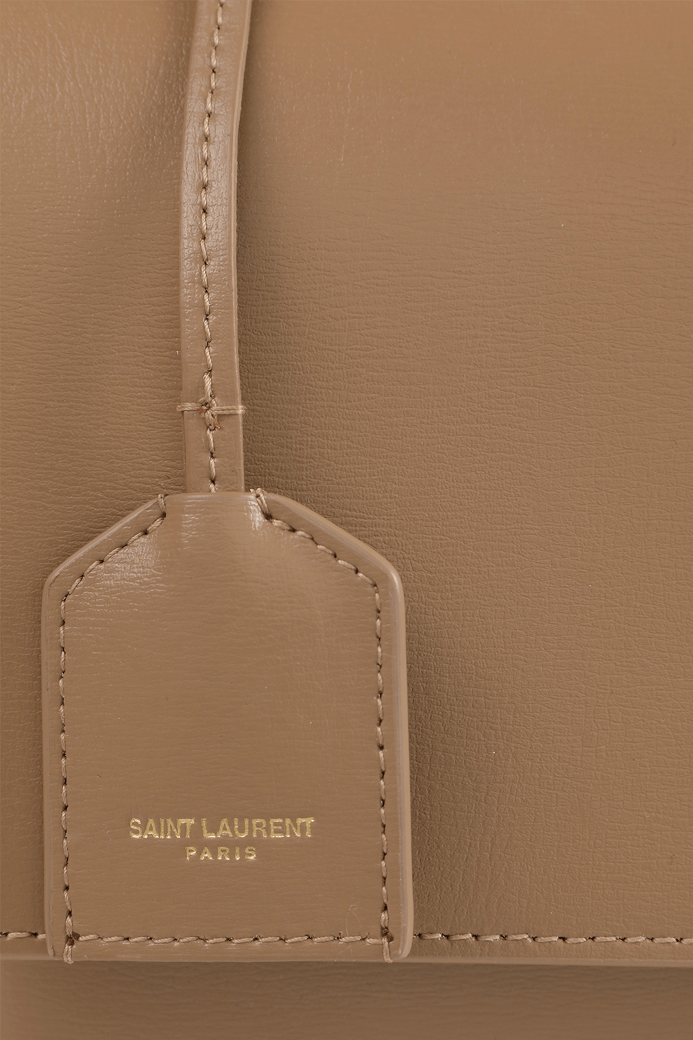 תמונת תקריב של תיק סאן-סט מעור קאמל בגודל לארג'