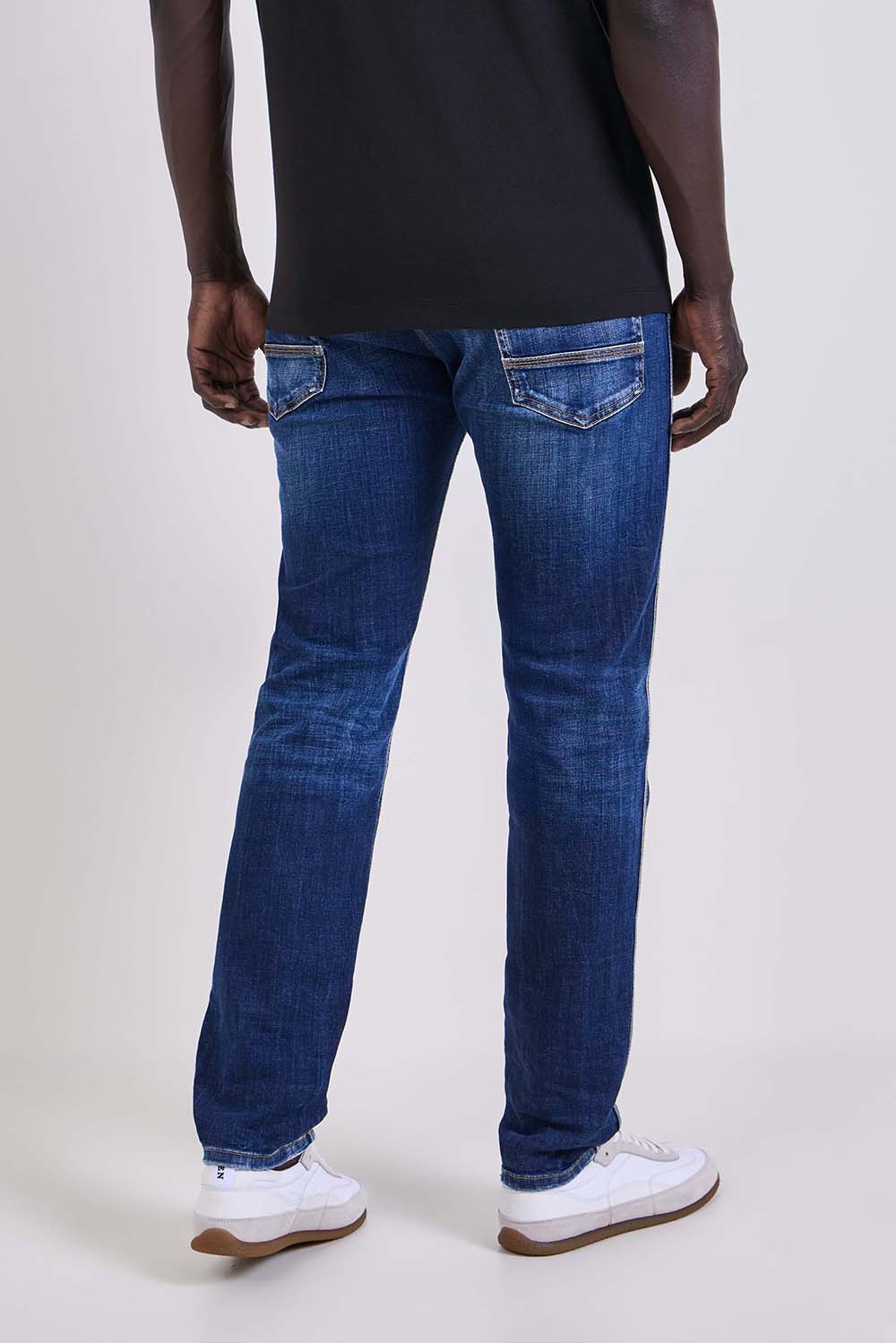 תמונת דוגמן אחורית של מכנסי ג׳ינס