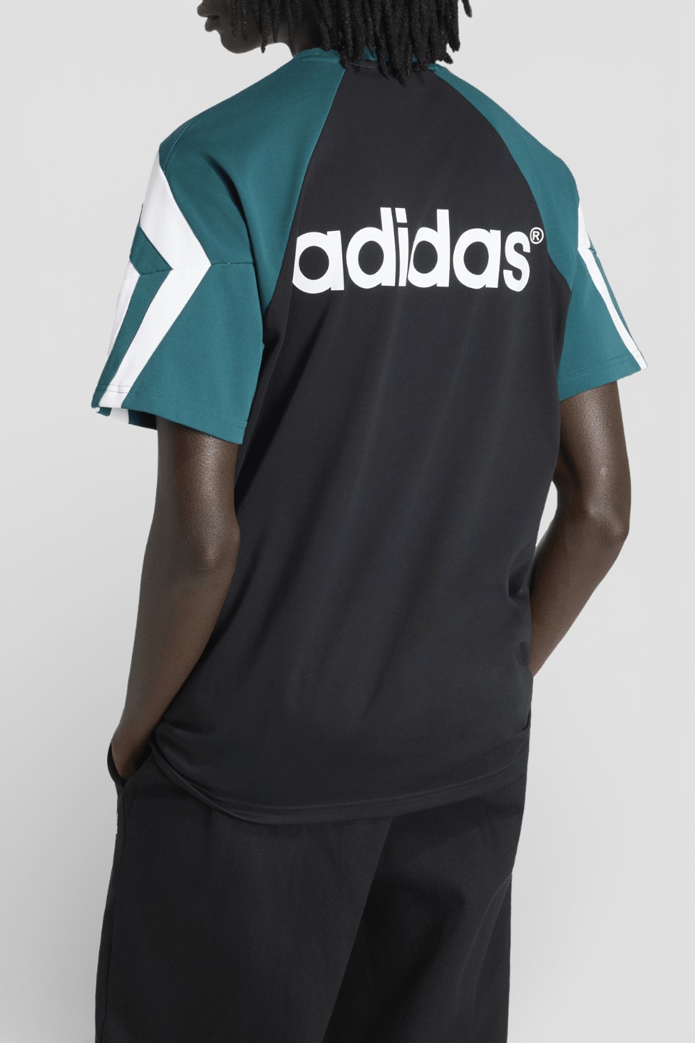 תמונת דוגמן אחורית של חולצת כדורגל