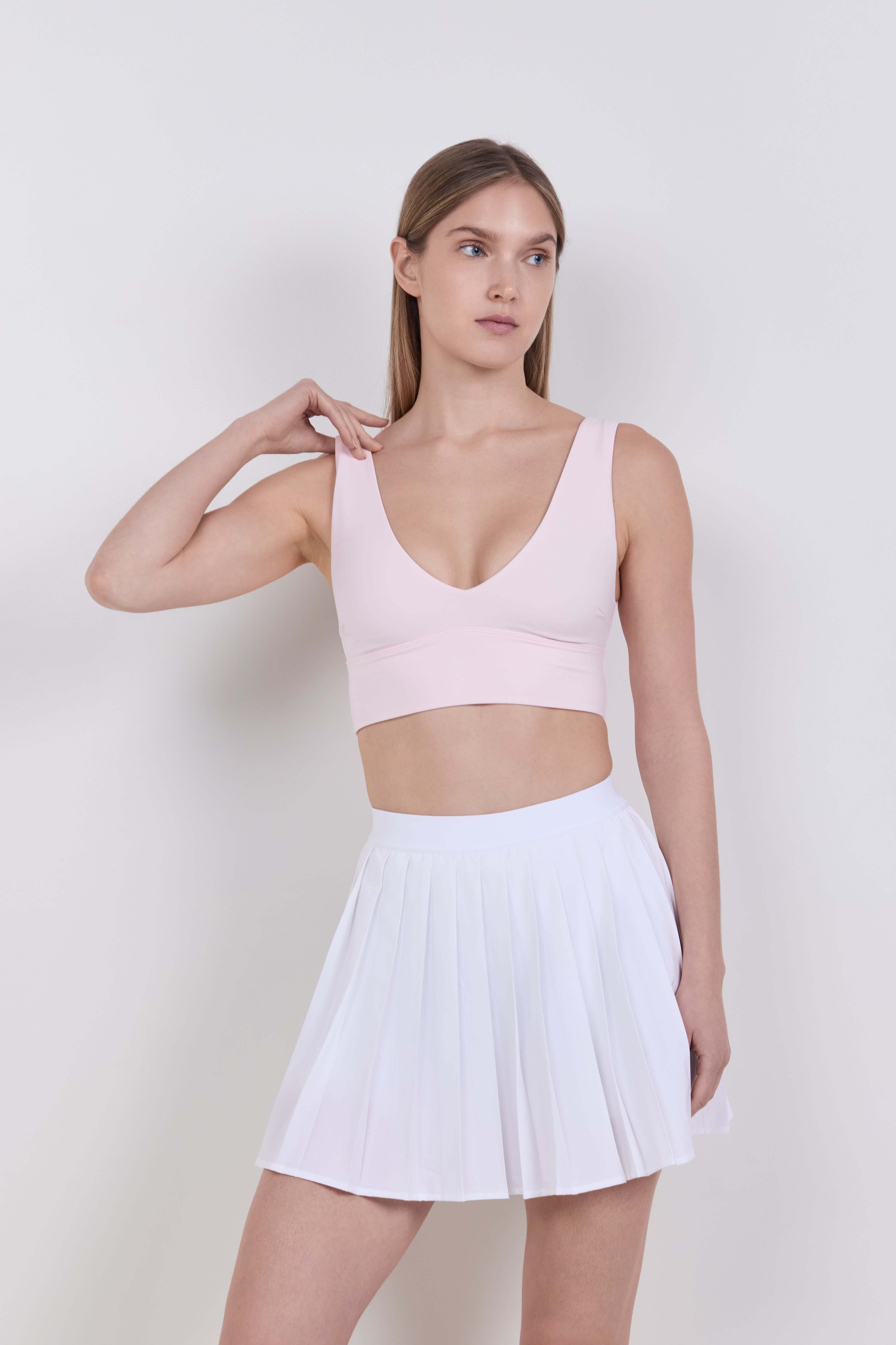 תמונת דוגמן קידמית של lululemon Align&trade; V-Neck Bra Light Support, C/D Cup