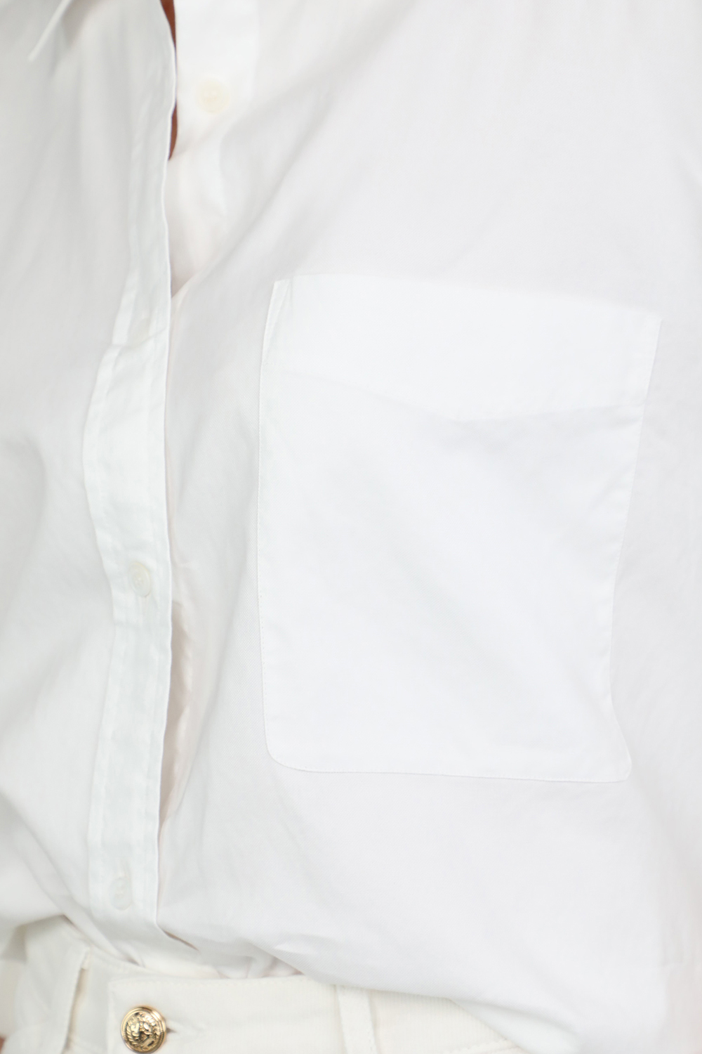 תמונת תקריב דוגמן של חולצת כפתורים ארוכה