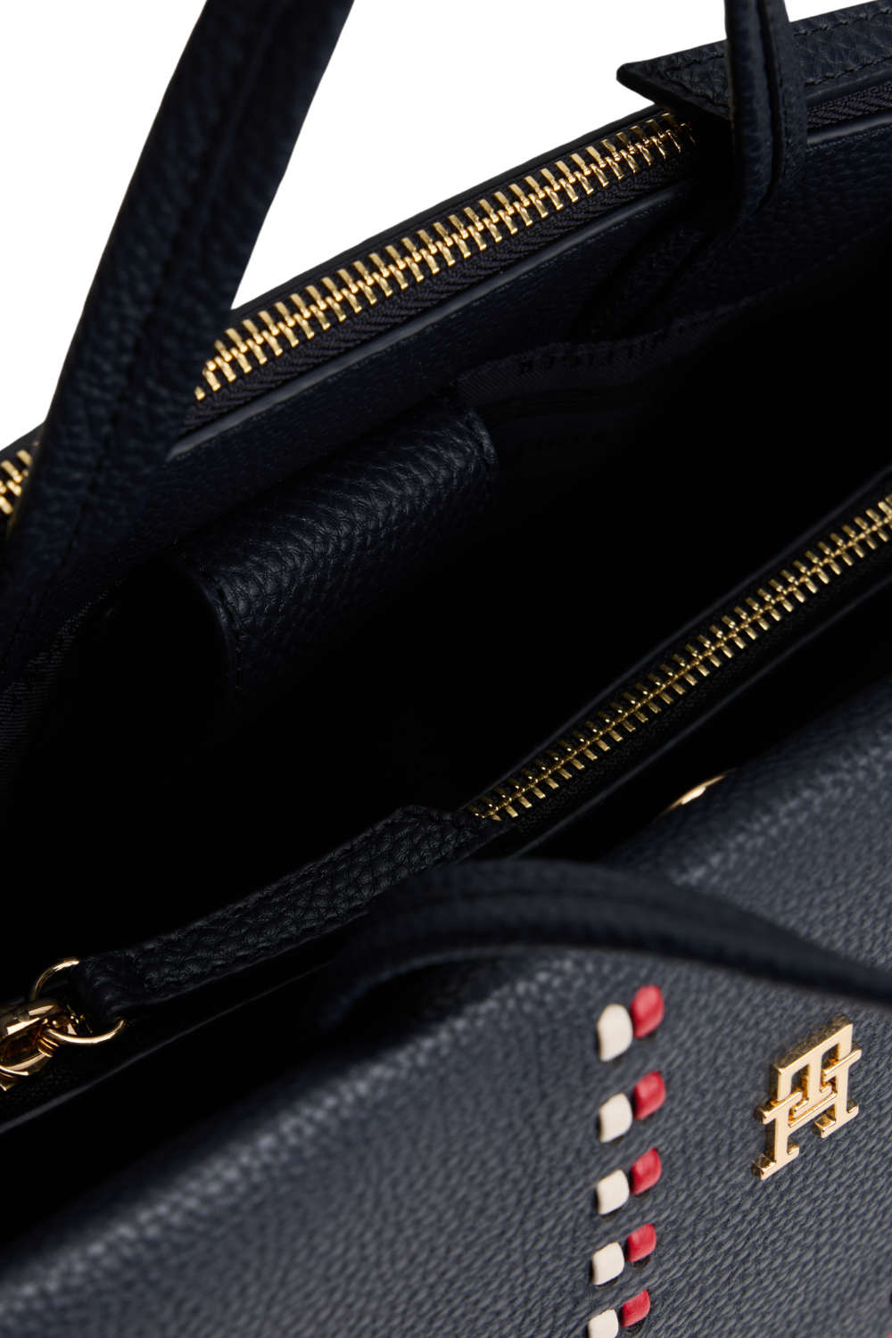 תמונת פנים של תיק נשיאה