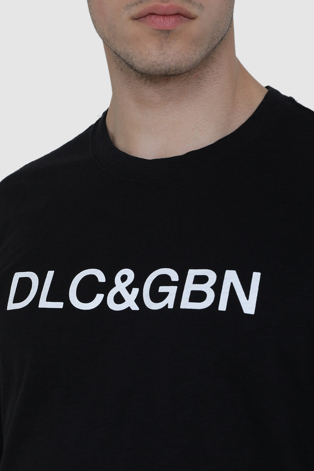 תמונת תקריב דוגמן של חולצת טי