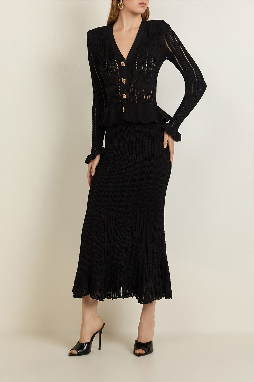 תמונת דוגמן קידמית של שמלת פפלום