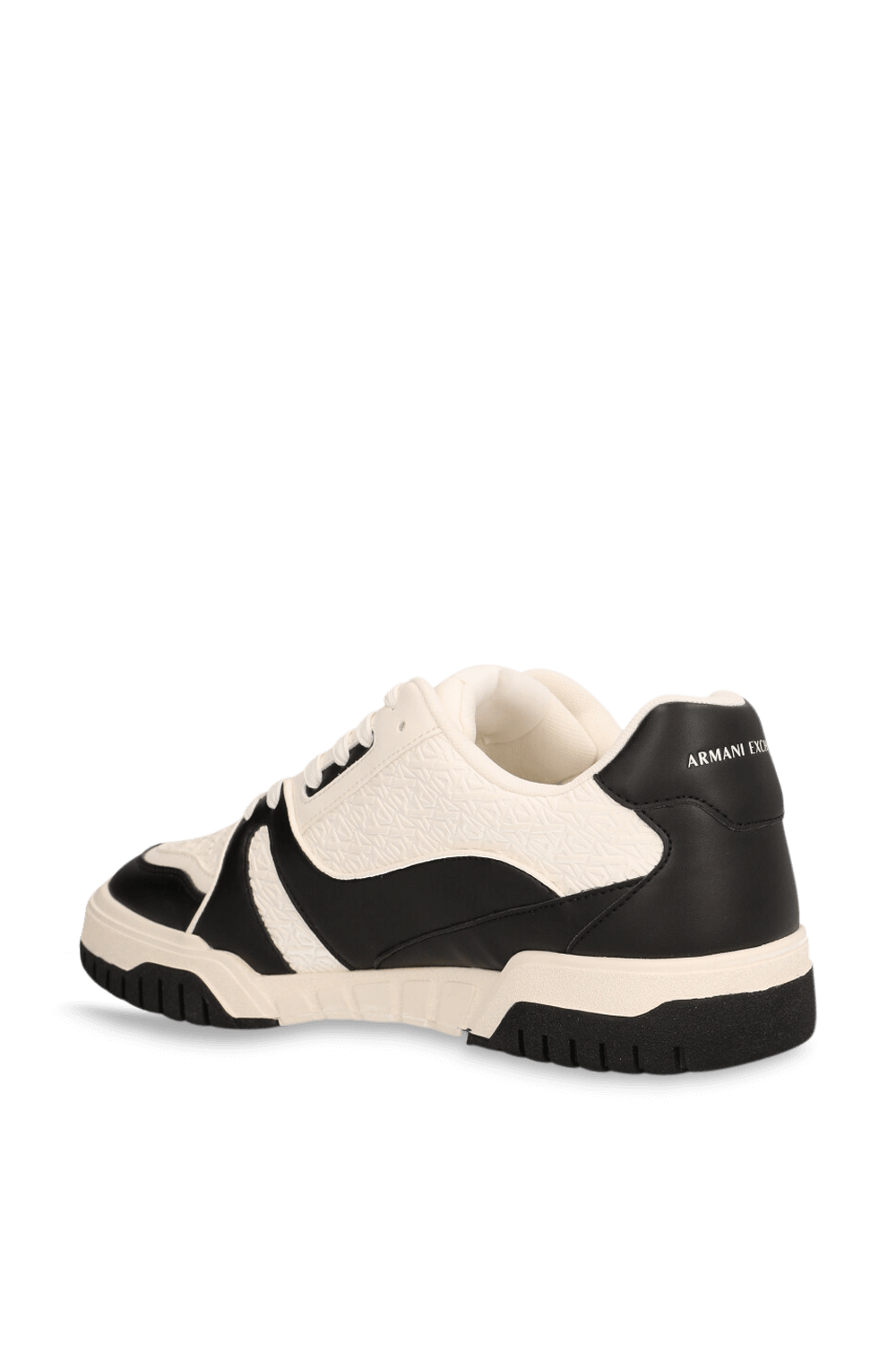 תמונה אחורית של נעלי סניקרס