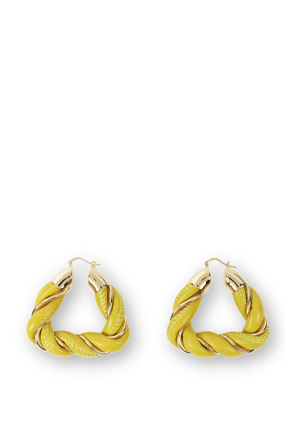 תמונה קידמית של זוג עגילי משולש בצהוב וזהב