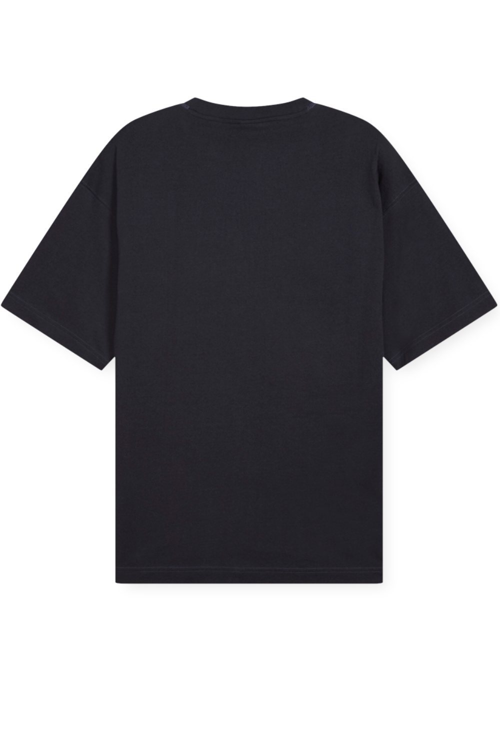 תמונה אחורית של חולצת טי אוברסייז