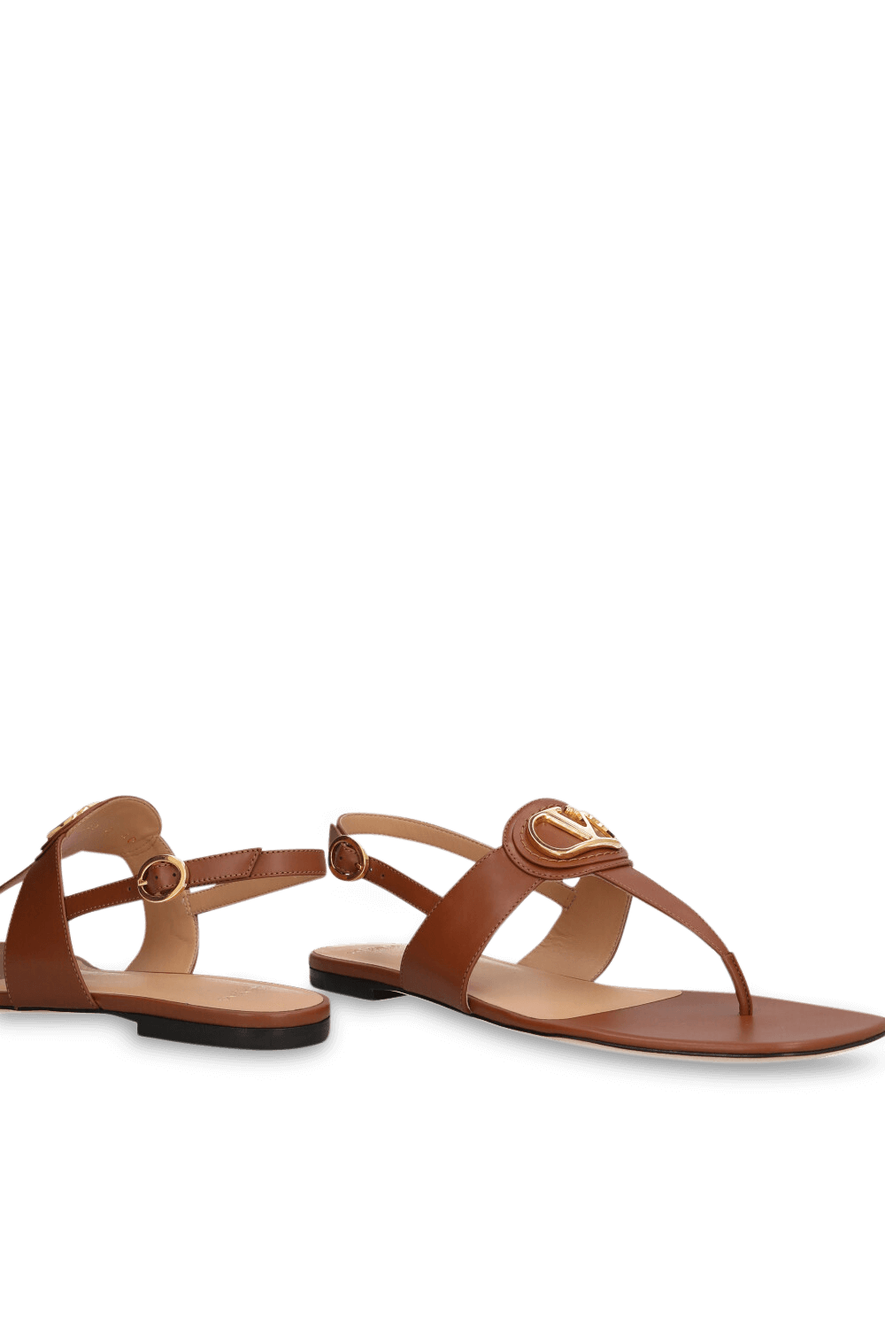 תמונת תקריב של סנדלי סלינג בק