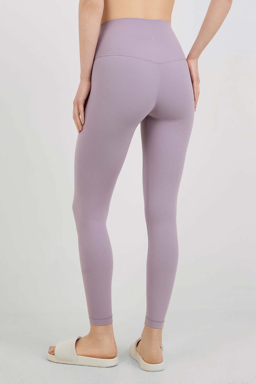 תמונת דוגמן אחורית של LULULEMON ALIGN&trade; HR PANT 25