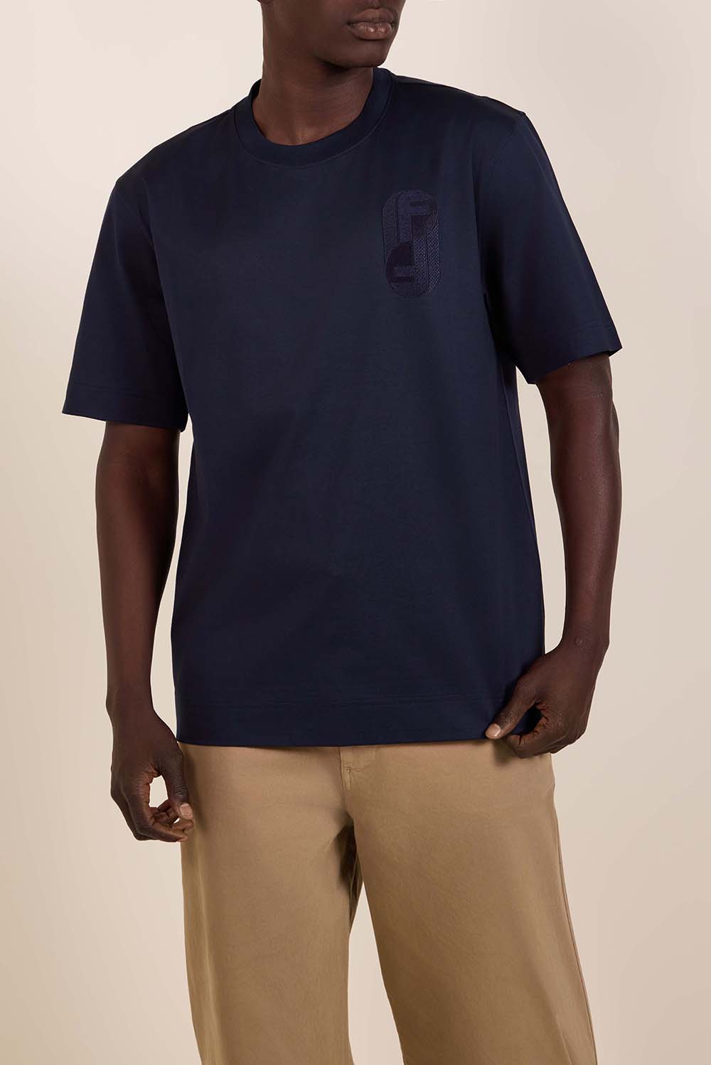 תמונת דוגמן קידמית של חולצת טי