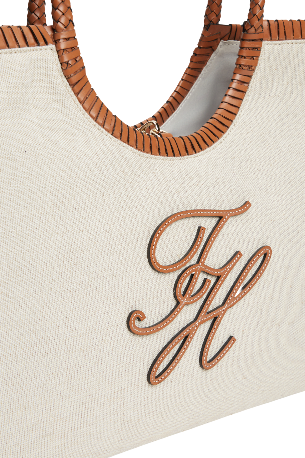 תמונת תקריב של תיק כתף