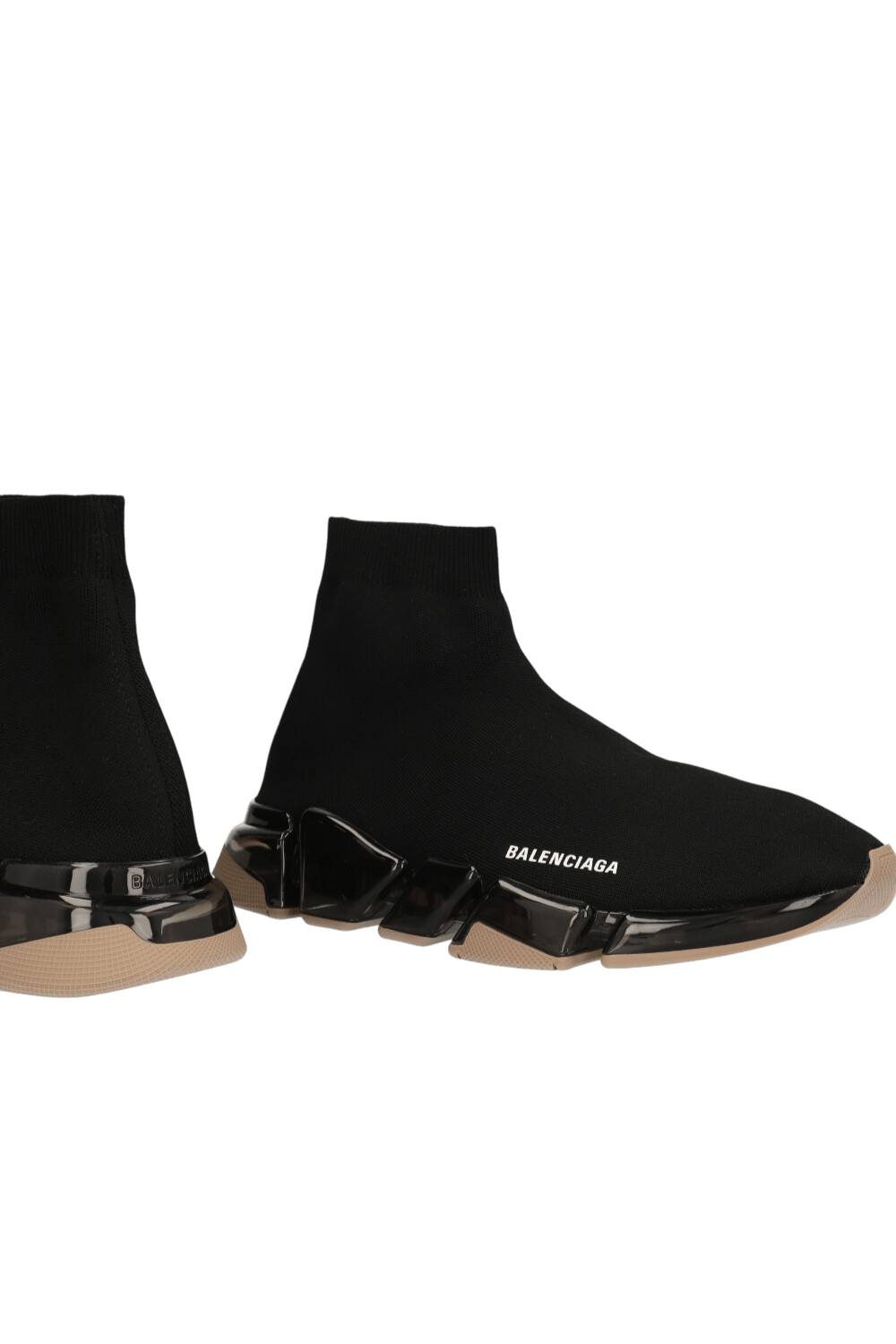 תמונת תקריב של נעלי סניקרס ספיד 2.0