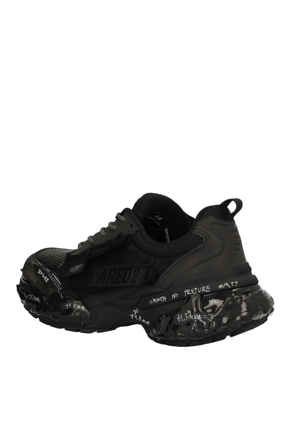 תמונה אחורית של נעלי סניקרס פסטר