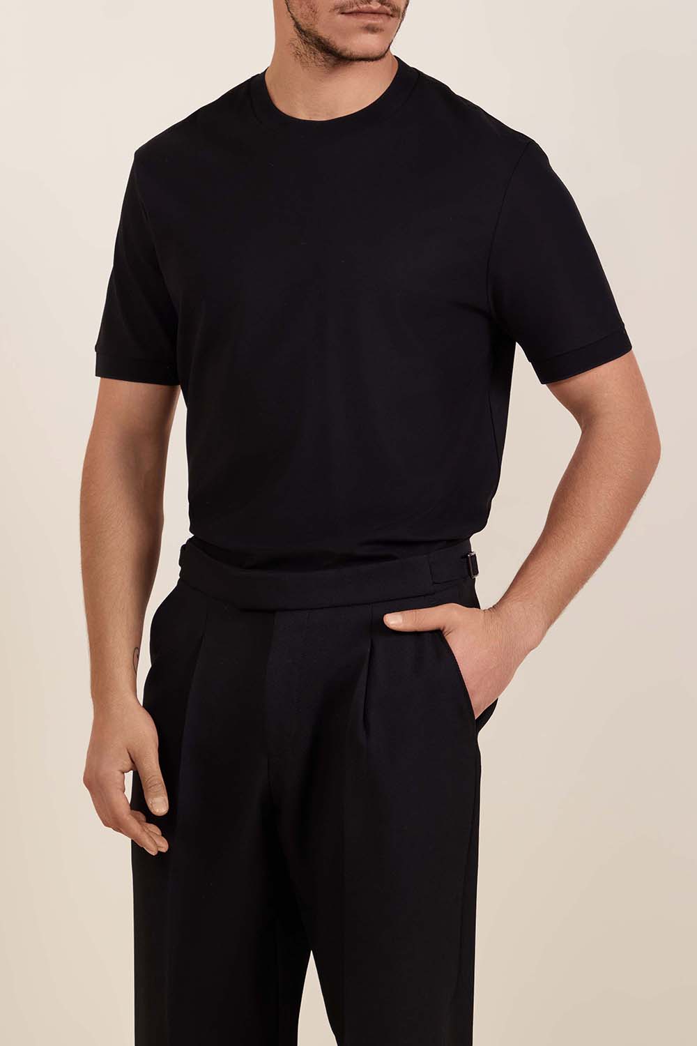 תמונת דוגמן קידמית של חולצת טי