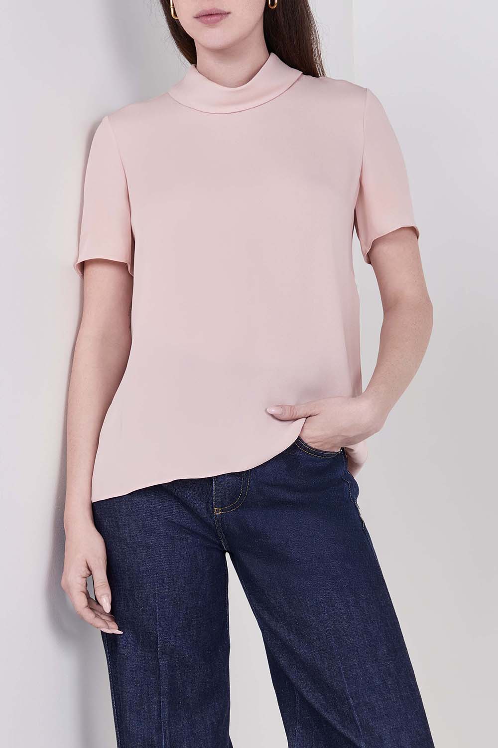 תמונת דוגמן קידמית של חולצת משי