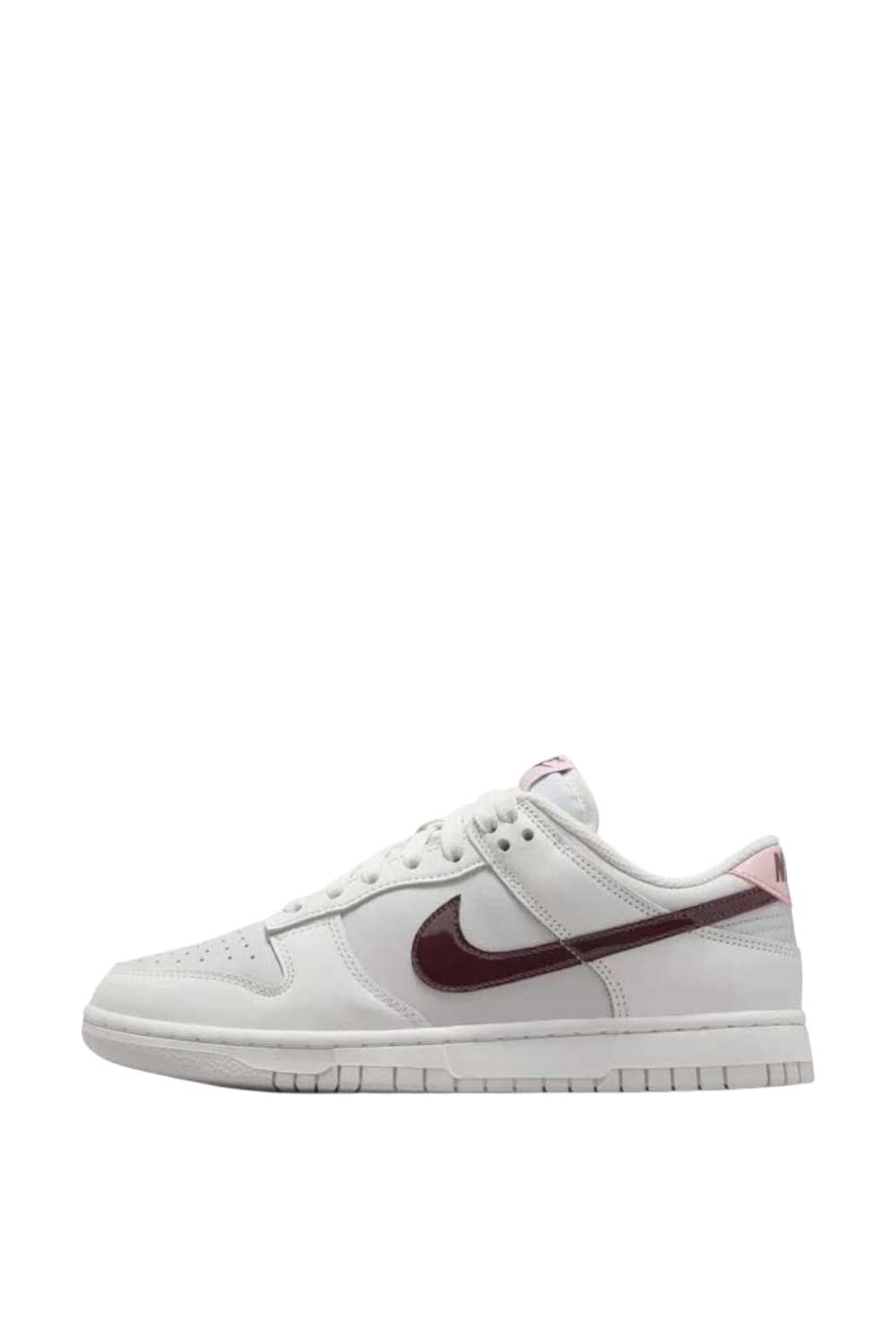 תמונה אחורית של נעלי סניקרס דאנק