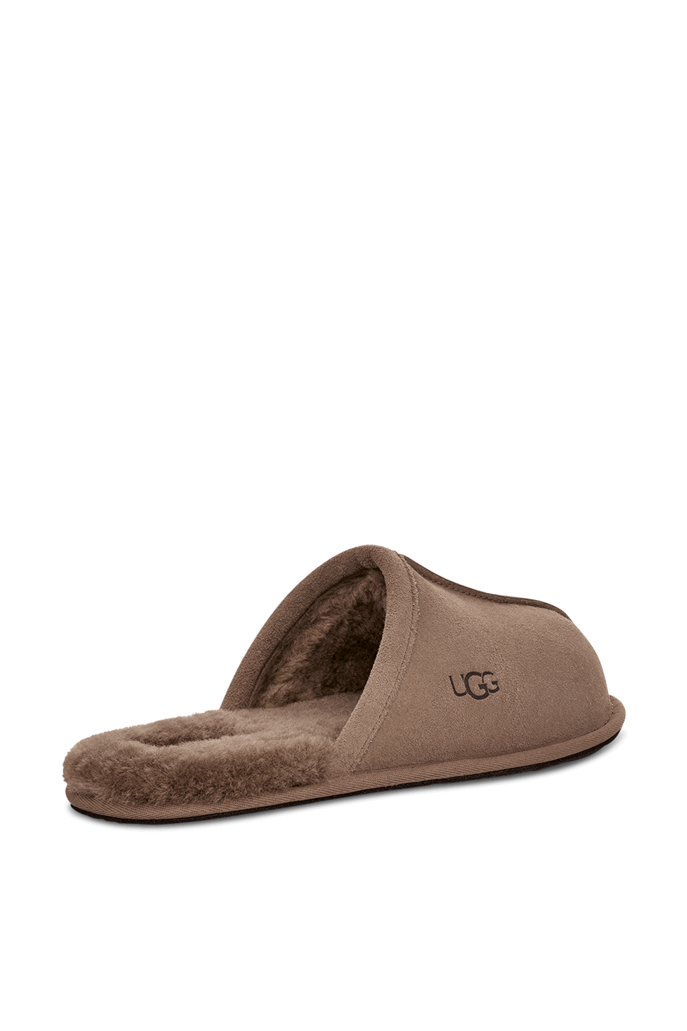 תמונת תקריב של נעלי בית סקאף