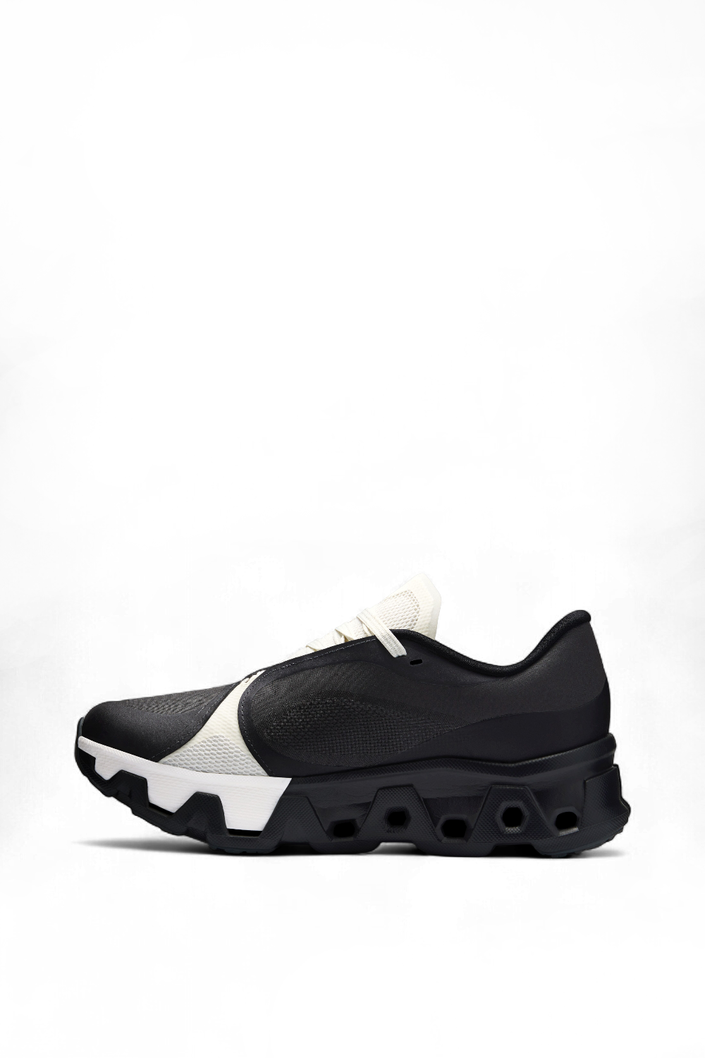 תמונה אחורית של און קלאוד X היפר פאף נעלי סניקרס קלאודמונסטר