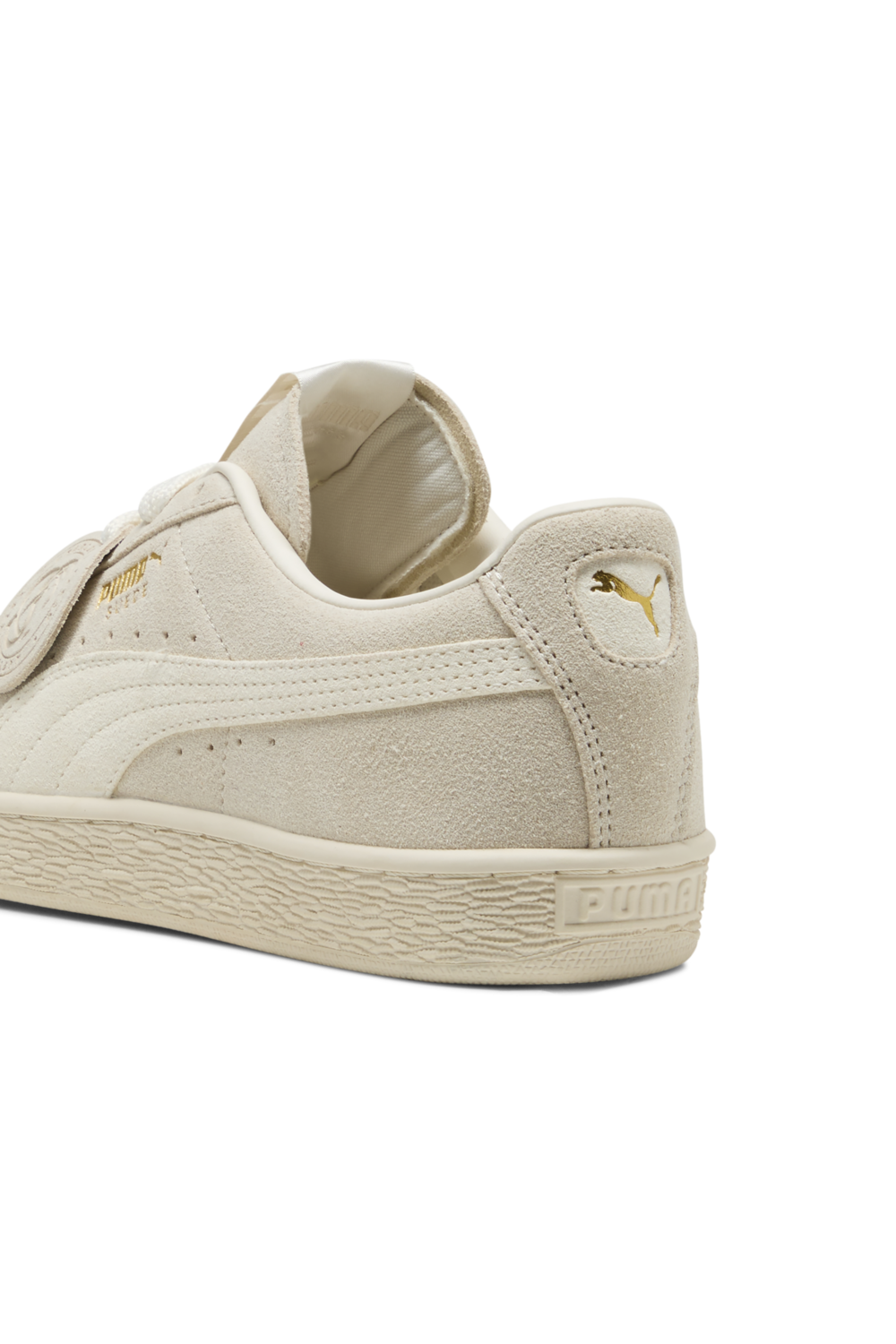 תמונת פנים של נעלי סניקרס