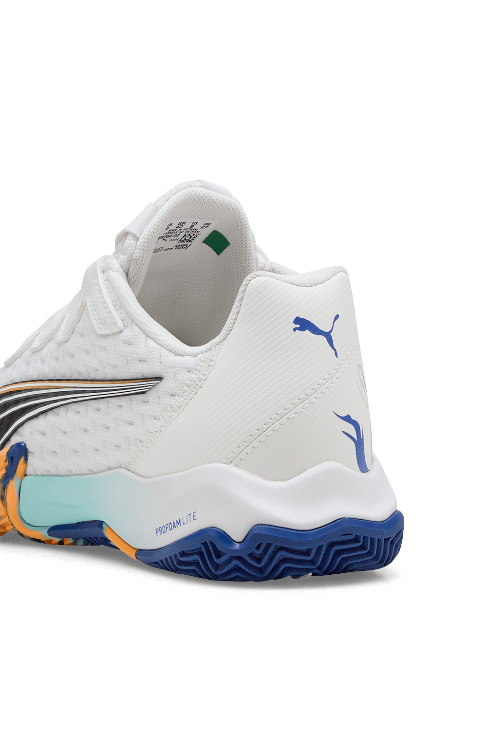 תמונת תקריב של נעלי סניקרס לפאדל נובה אליטה