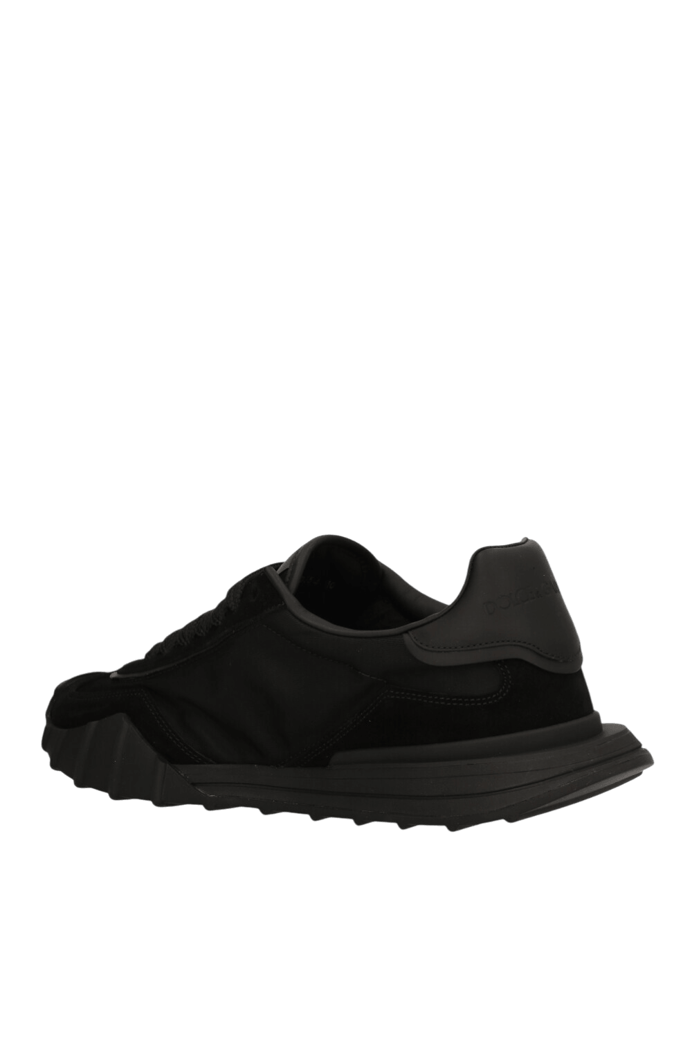 תמונה אחורית של נעלי סניקרס זמש