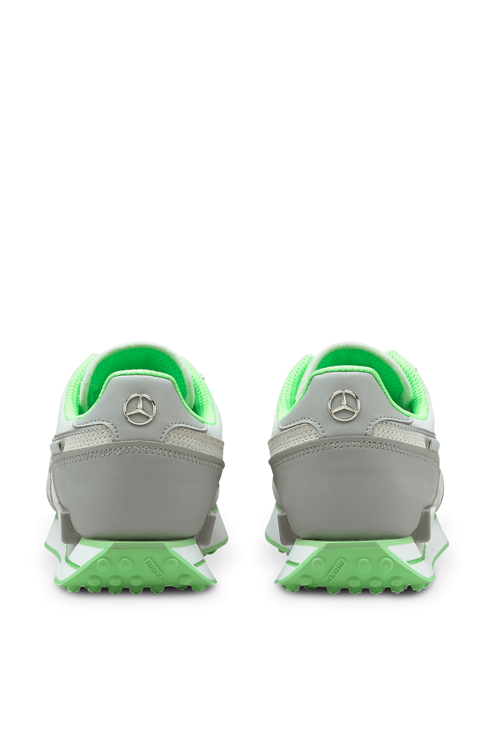 תמונת תקריב של Mercedes Future Rider F1 Motorsport Shoes in Silver and White