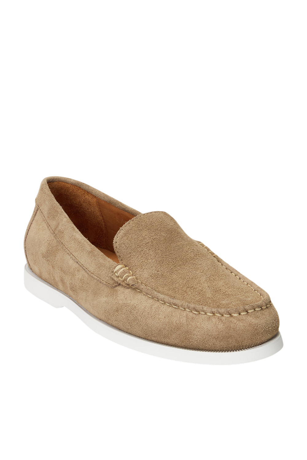 תמונת תקריב של נעלי מוקסינים