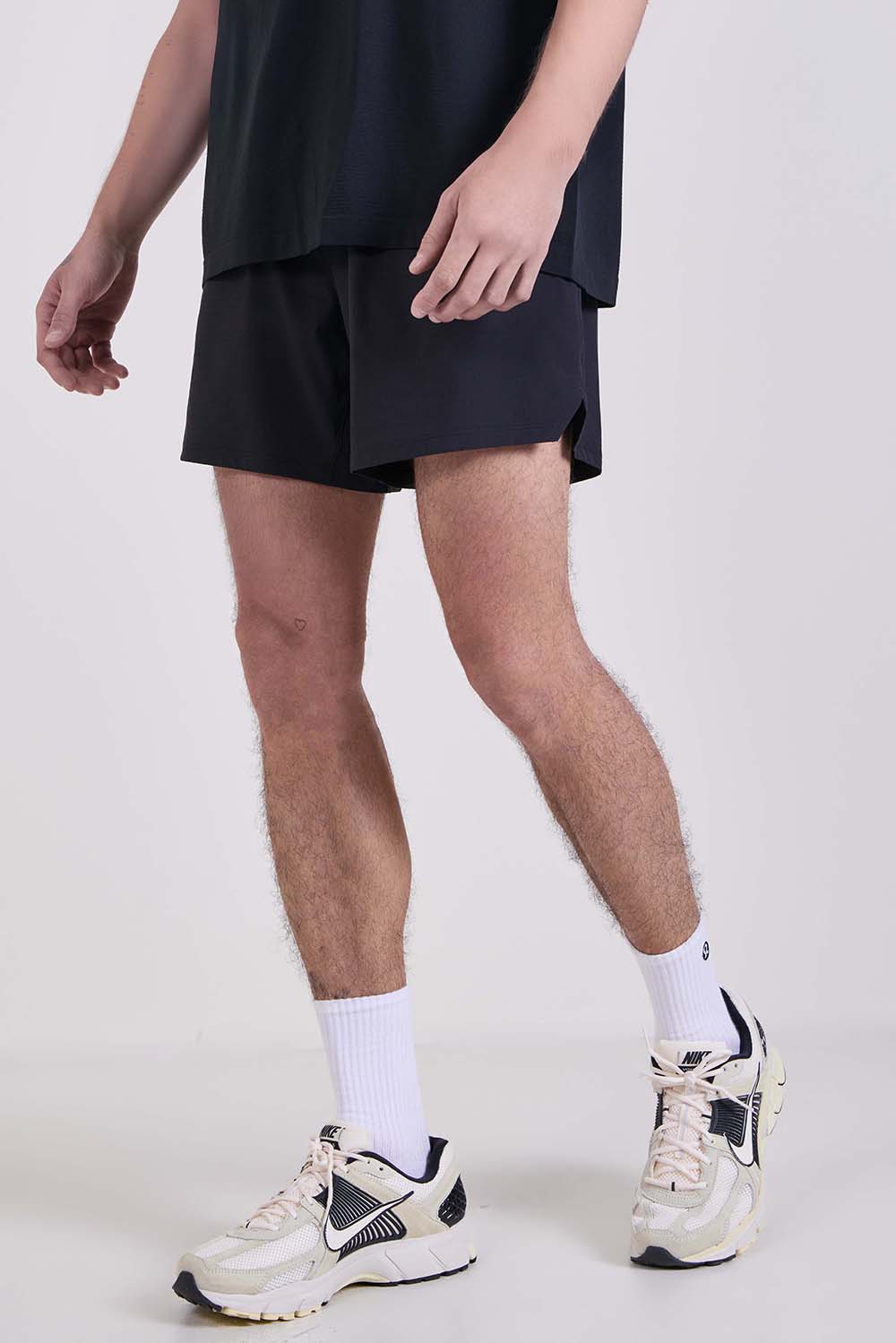 תמונת דוגמן קידמית של Run Crew Ripstop Lined Short 6