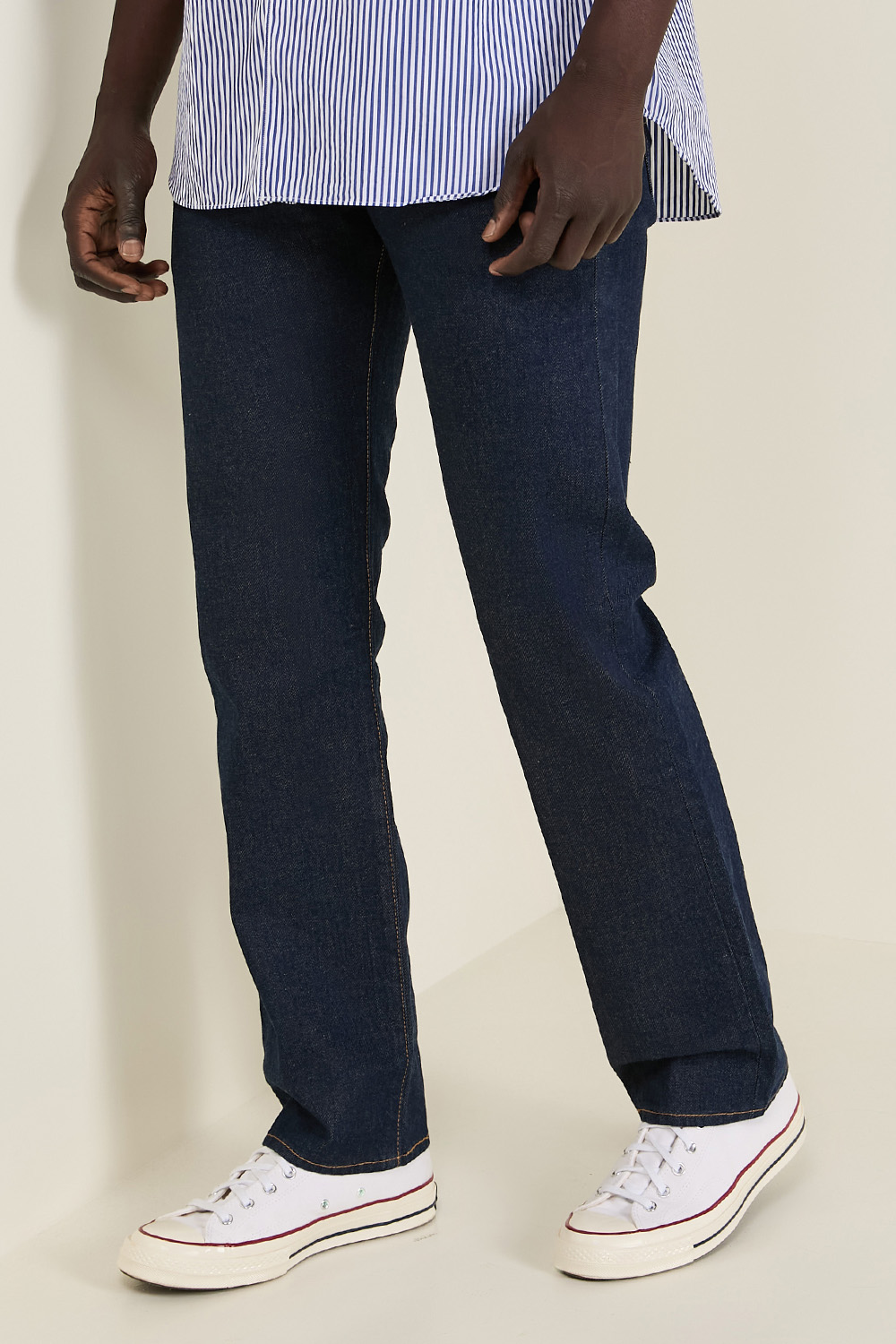 תמונת דוגמן קידמית של מכנסי ג'ינס 501