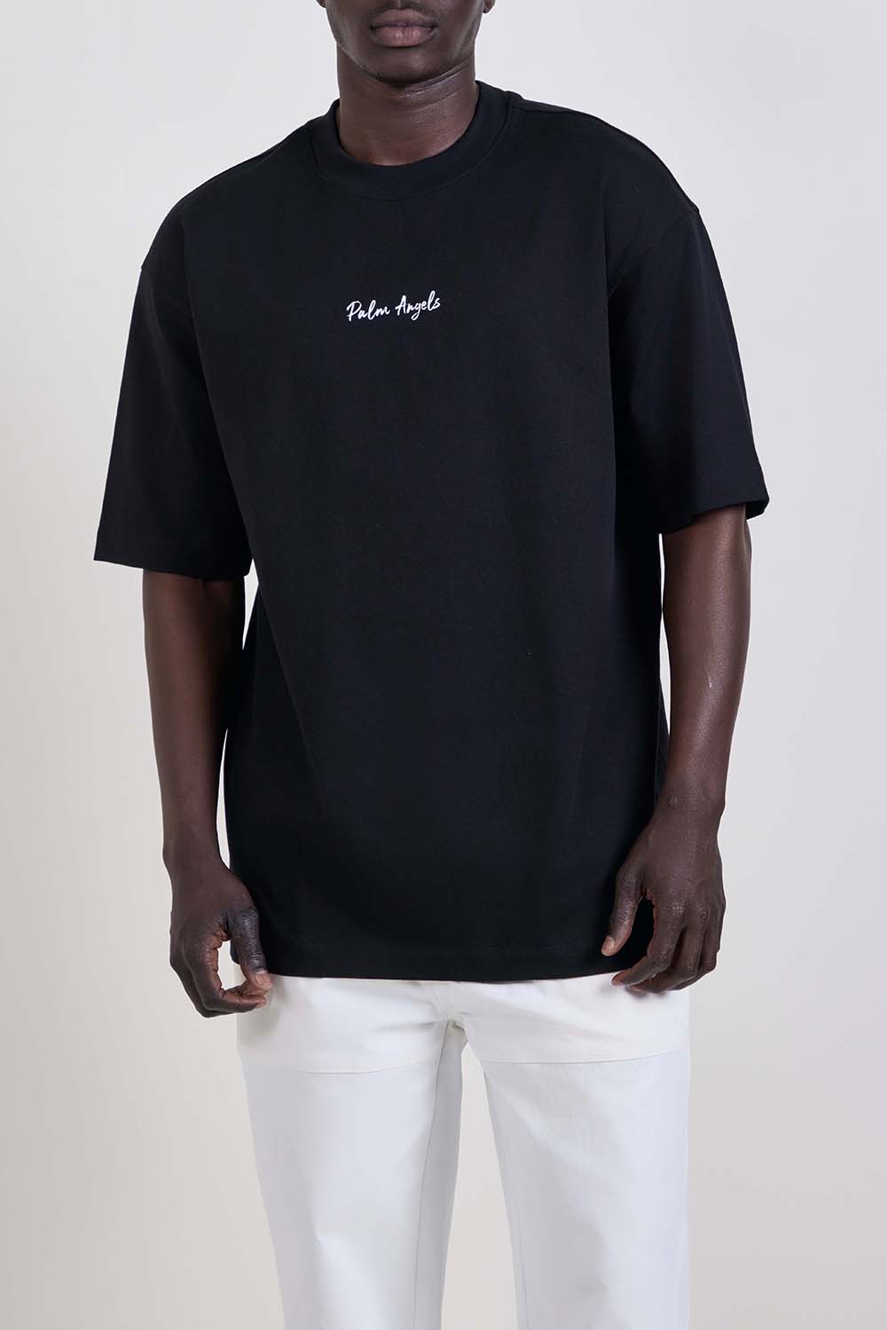 תמונת דוגמן קידמית של חולצת טי אוברסייז