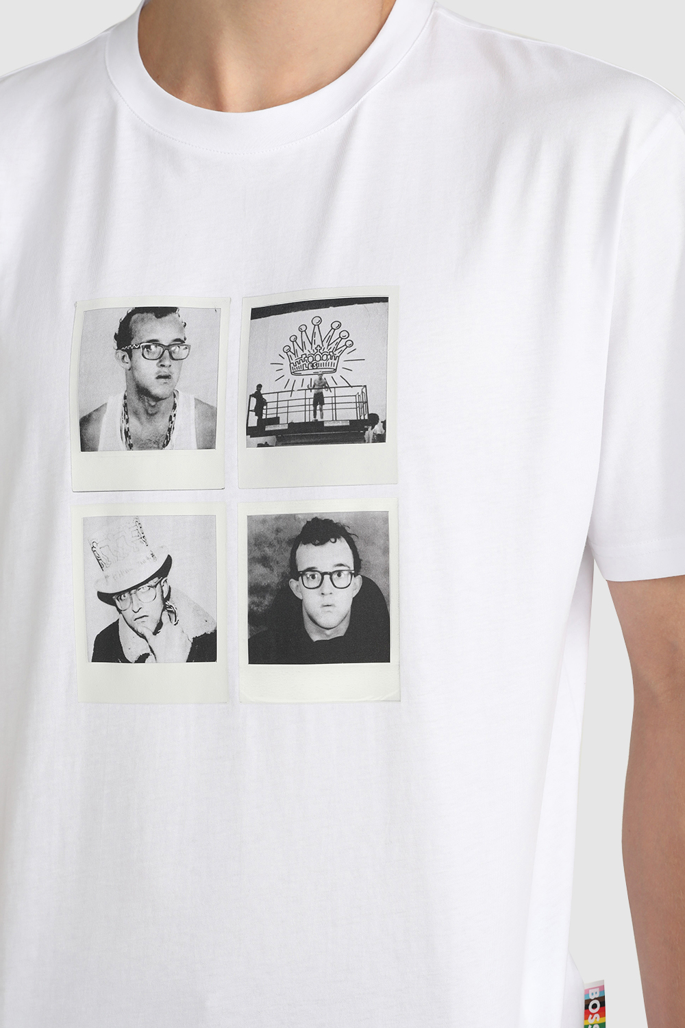 תמונת תקריב דוגמן של חולצת טי בוס X קית` הרינג