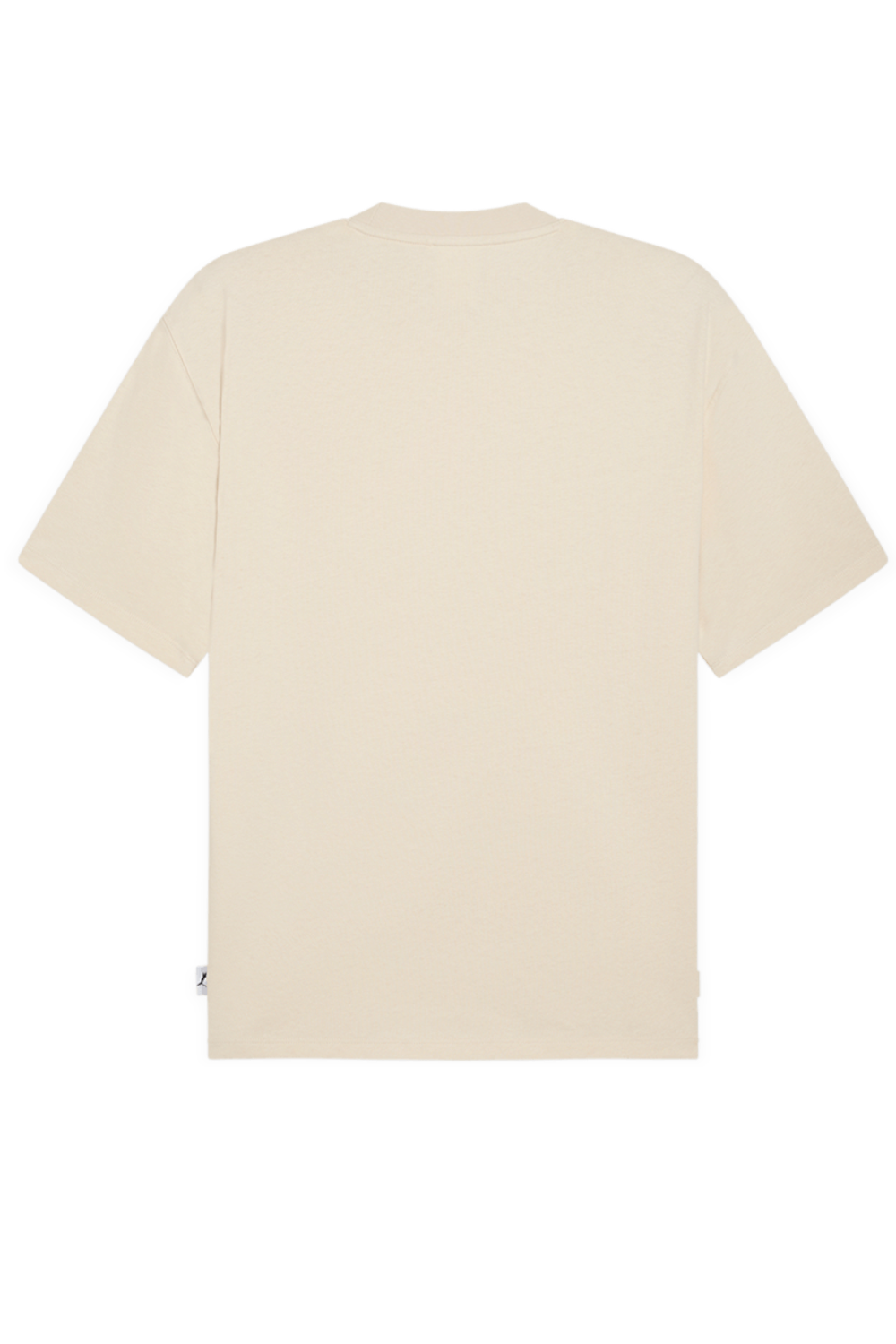 תמונה אחורית של חולצת טי