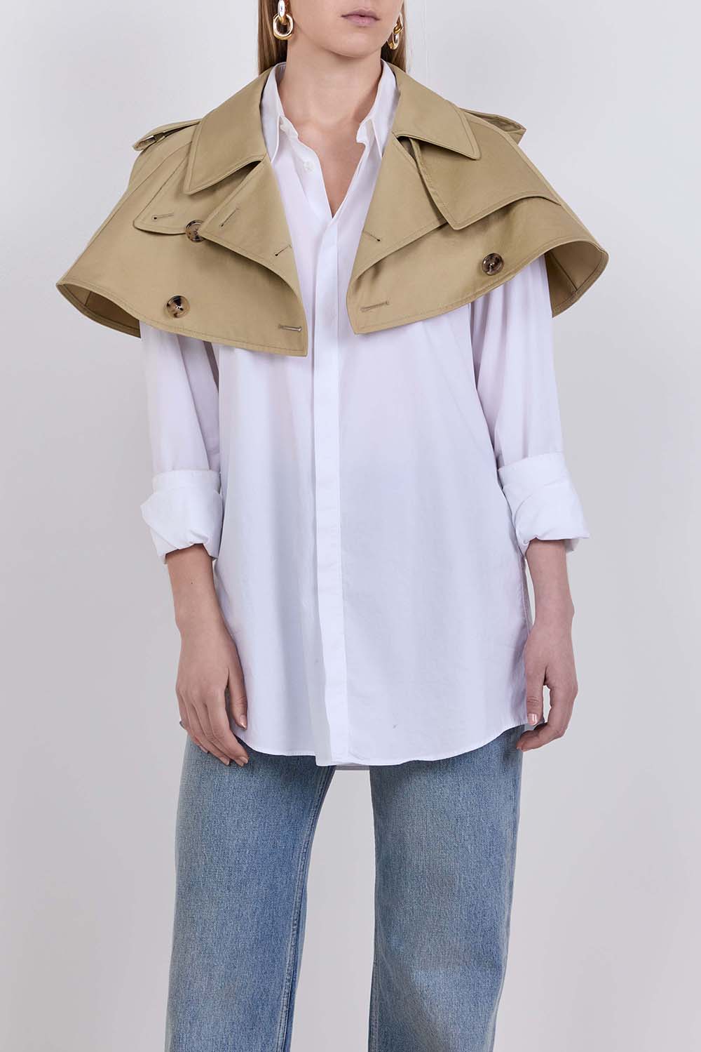 תמונת דוגמן קידמית של שכמיית טרנץ