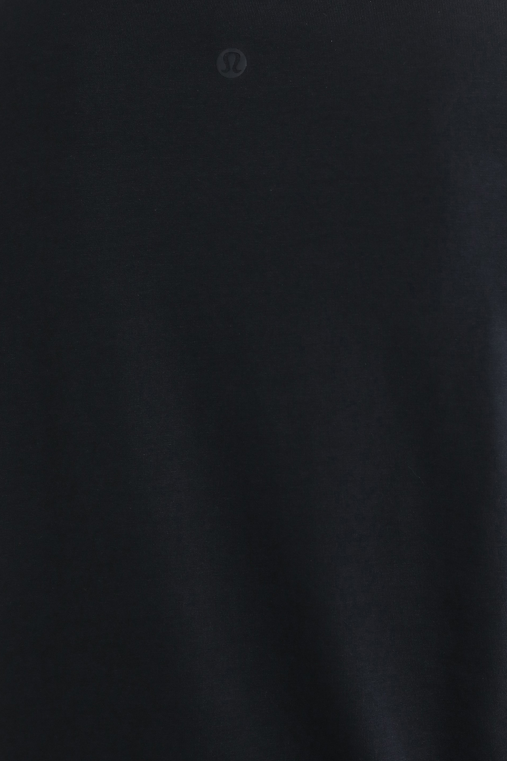 תמונת תקריב דוגמן של Love Crew Short Sleeve T-Shirt