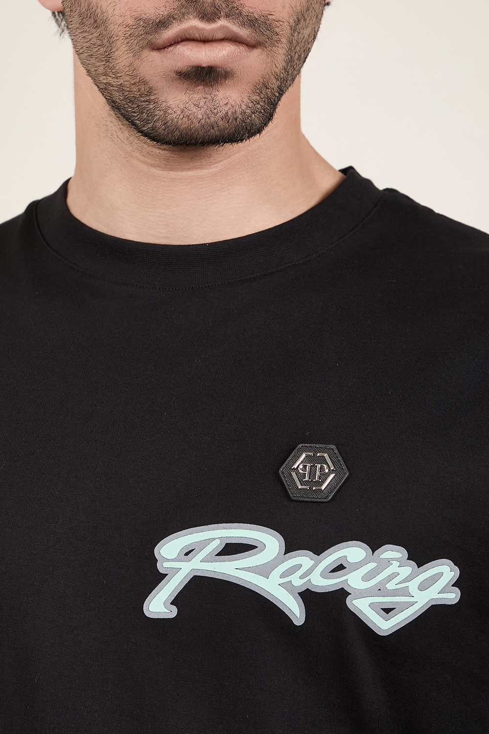 תמונת תקריב דוגמן של חולצת טי