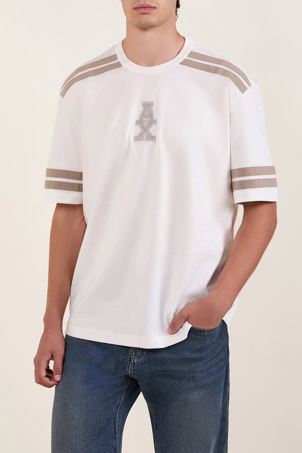 תמונת דוגמן קידמית של חולצת טי