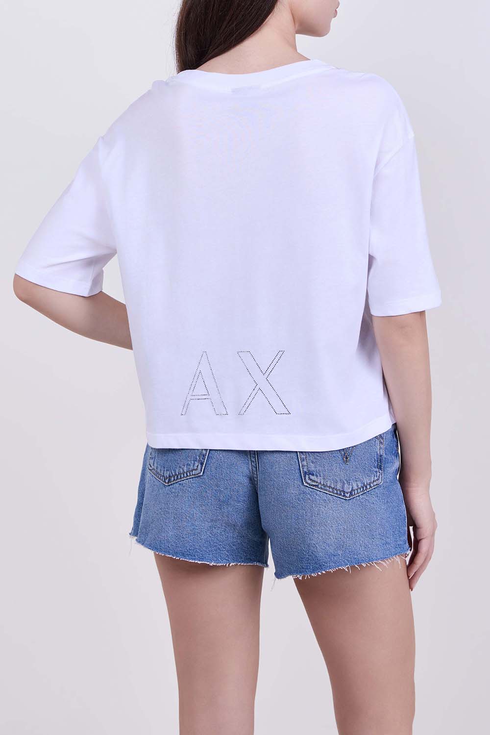 תמונת דוגמן אחורית של חולצת טי קרופ