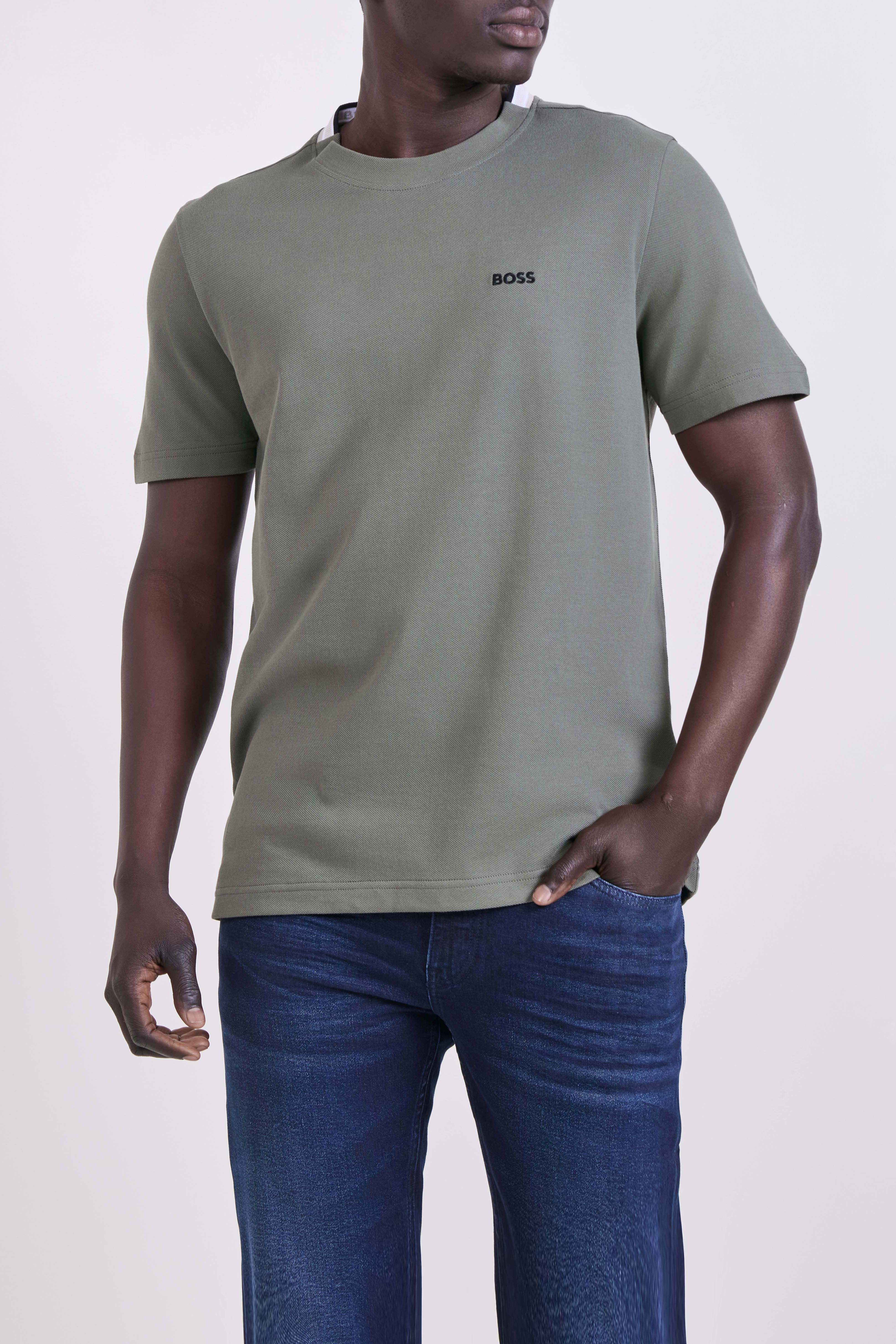 תמונת דוגמן קידמית של חולצת טי