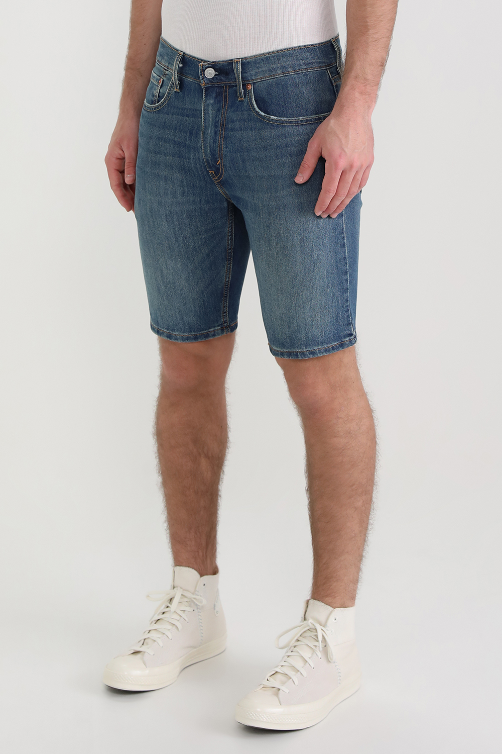 תמונת דוגמן קידמית של מכנסי ג'ינס 405 קצרים ישרים