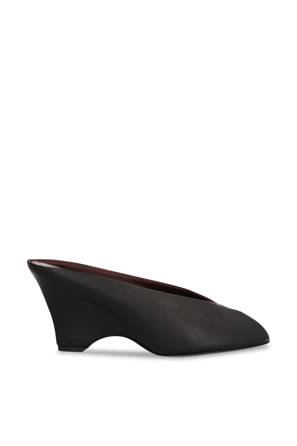 תמונה קידמית של נעלי מיולס