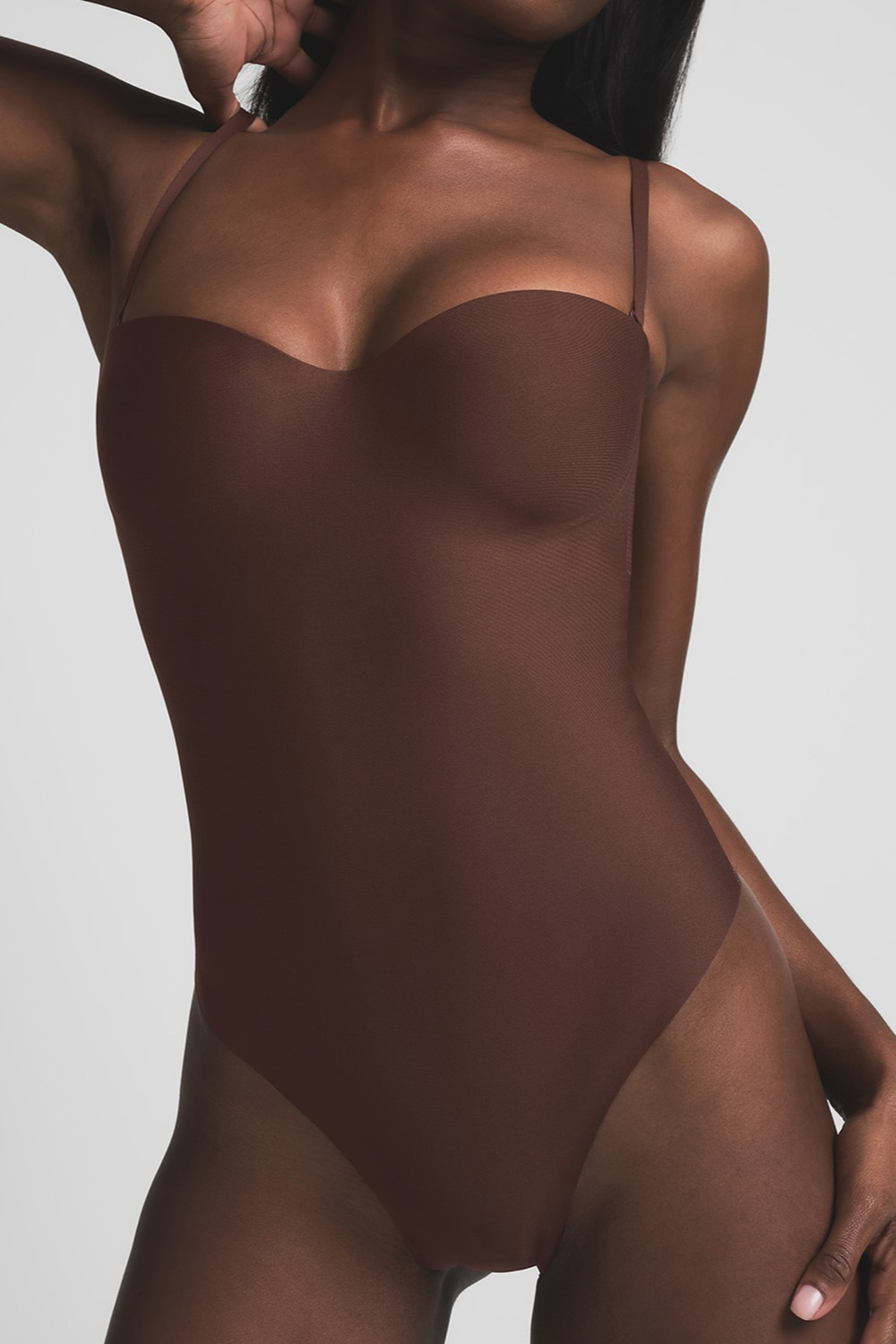 תמונת דוגמן קידמית של UNDERWIRE THONG BODYSUIT