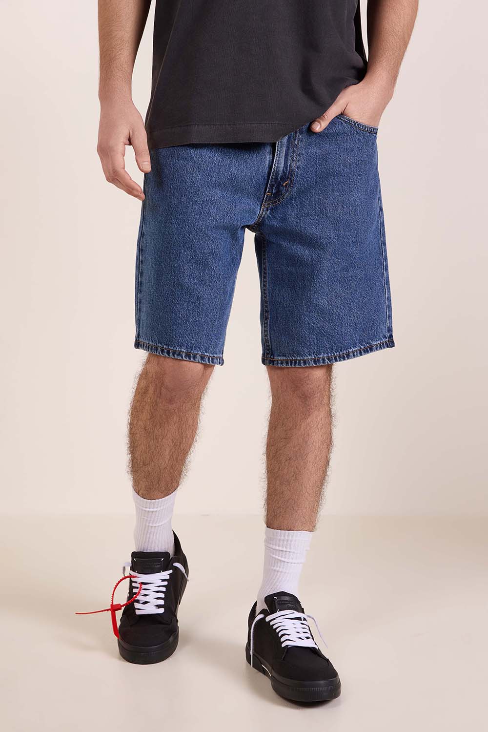 תמונת דוגמן קידמית של מכנסי ברמודה ג'ינס 454