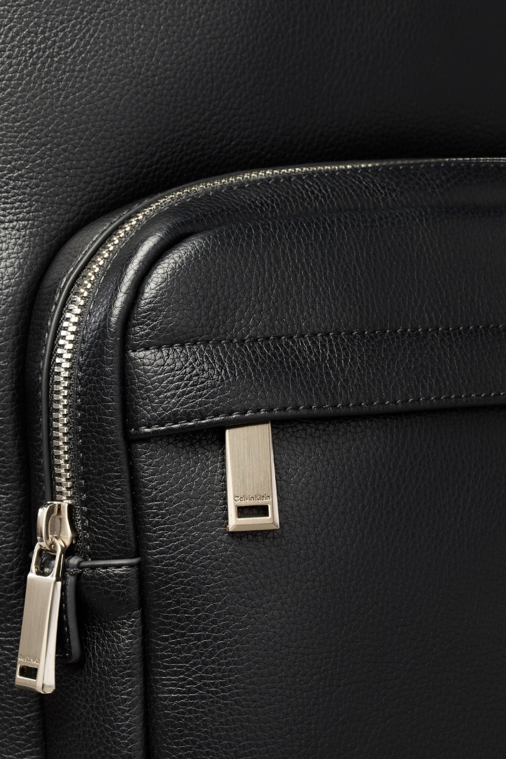 תמונת תקריב של תיק גב