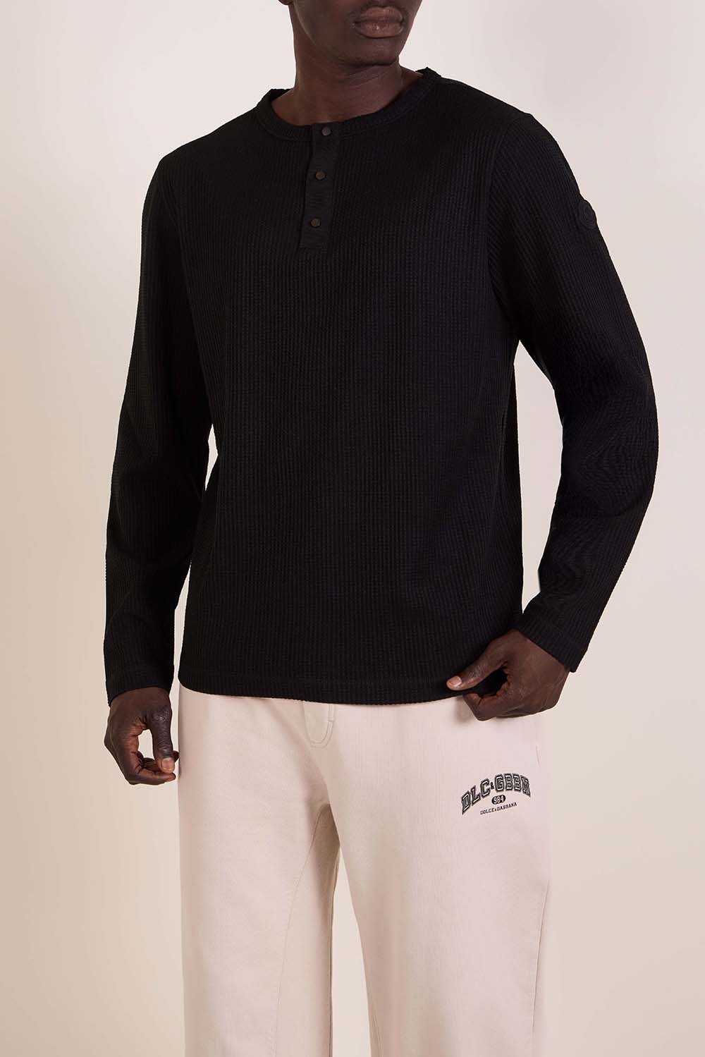 תמונת דוגמן קידמית של חולצת טי שרוול ארוך