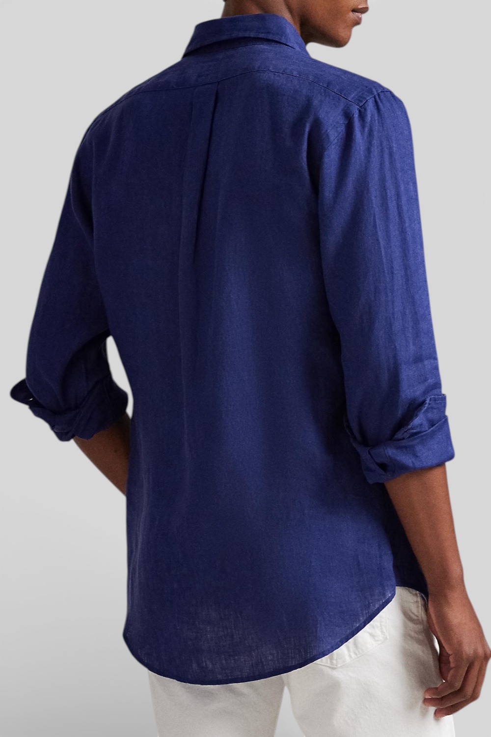 תמונת דוגמן אחורית של חולצה מכופתרת