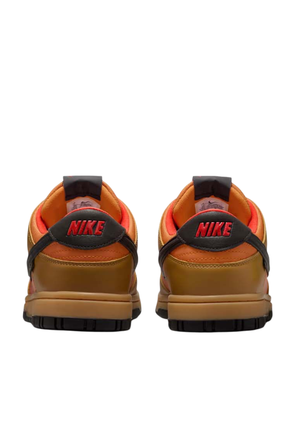 תמונת פנים של נעלי סניקרס דאנק גורטקס