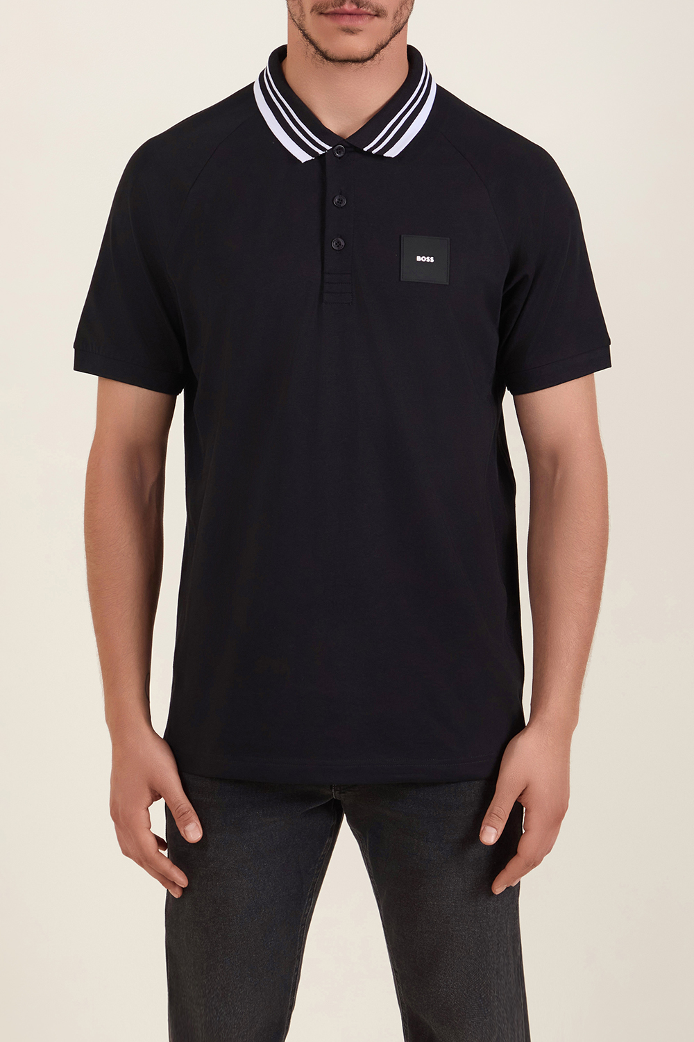 תמונת דוגמן קידמית של חולצת פולו