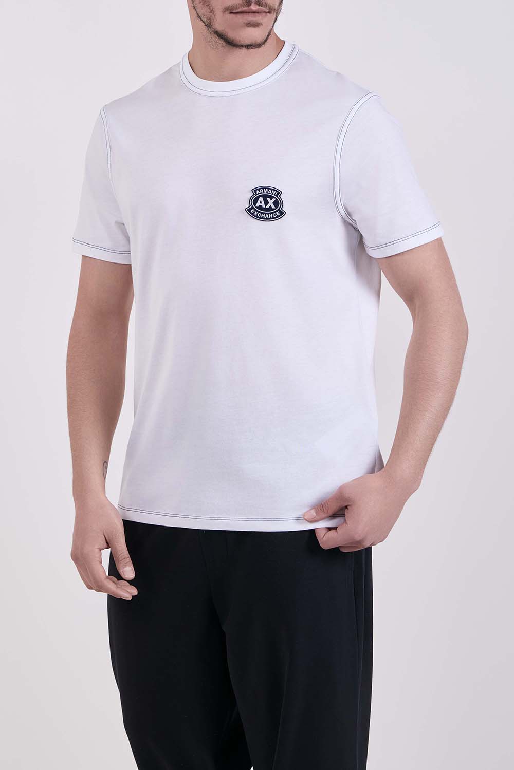 תמונת דוגמן קידמית של חולצת טי