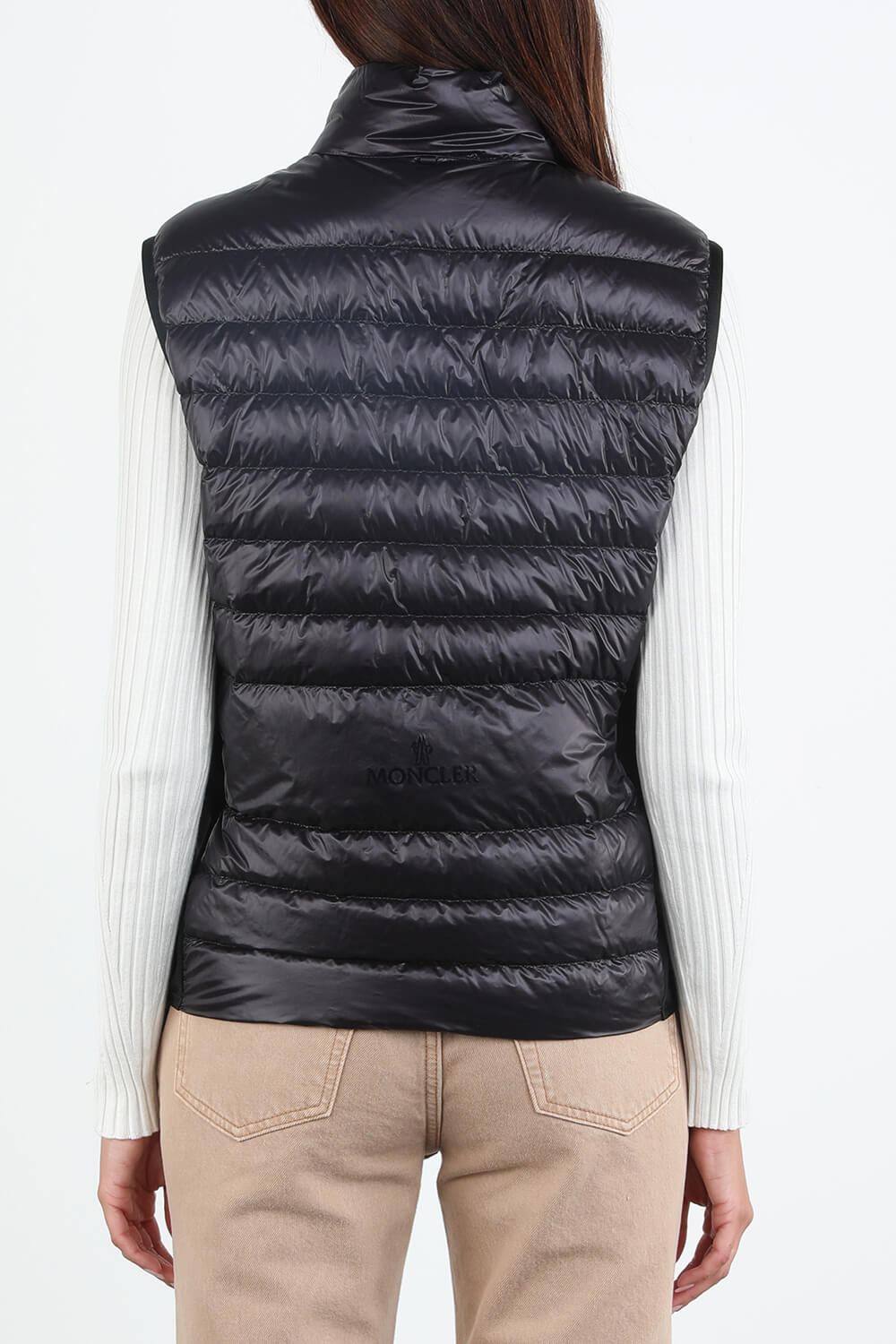 תמונת דוגמן אחורית של מעיל וסט ספיקולס בגוון שחור