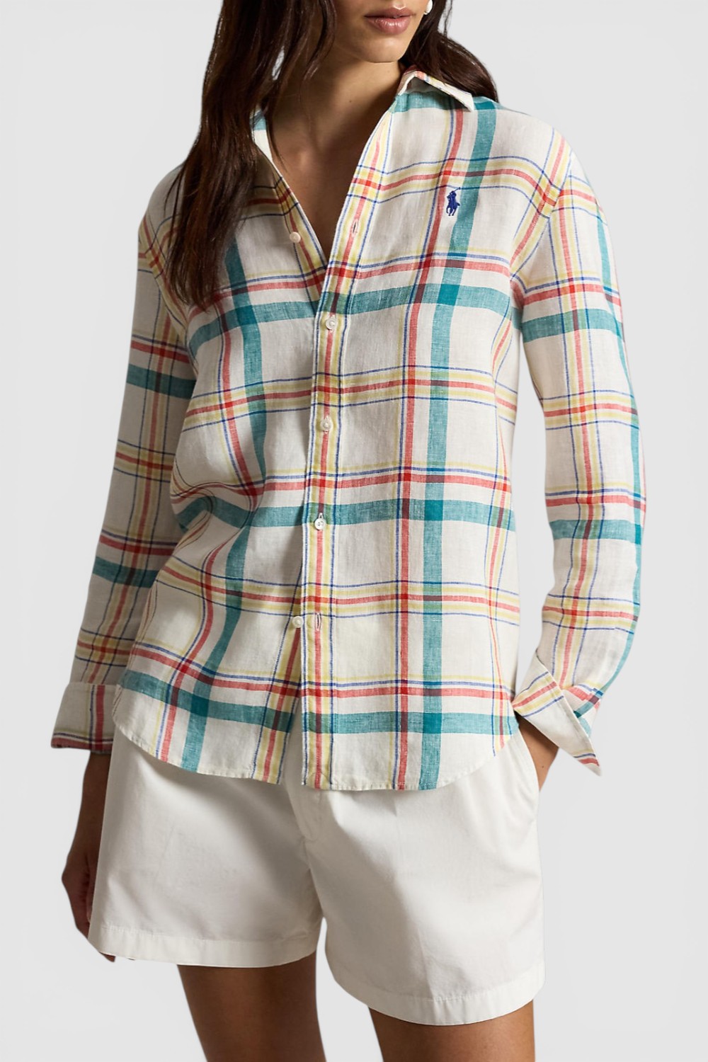 תמונת דוגמן קידמית של חולצה מכופתרת ארוכה מפשתן